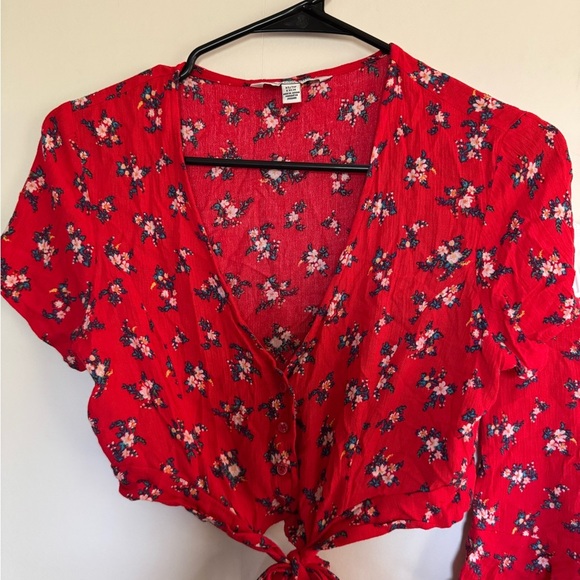 American Eagle Outfitters Red Floral Shorts  and Crop Top Set XS - Picture 2 of 9
